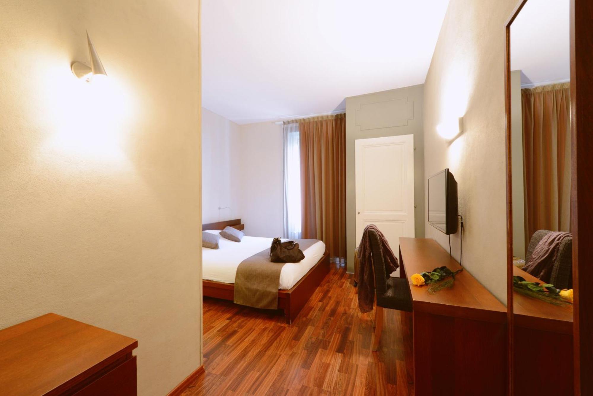 Hotel Du Marche Лозанна Номер фото