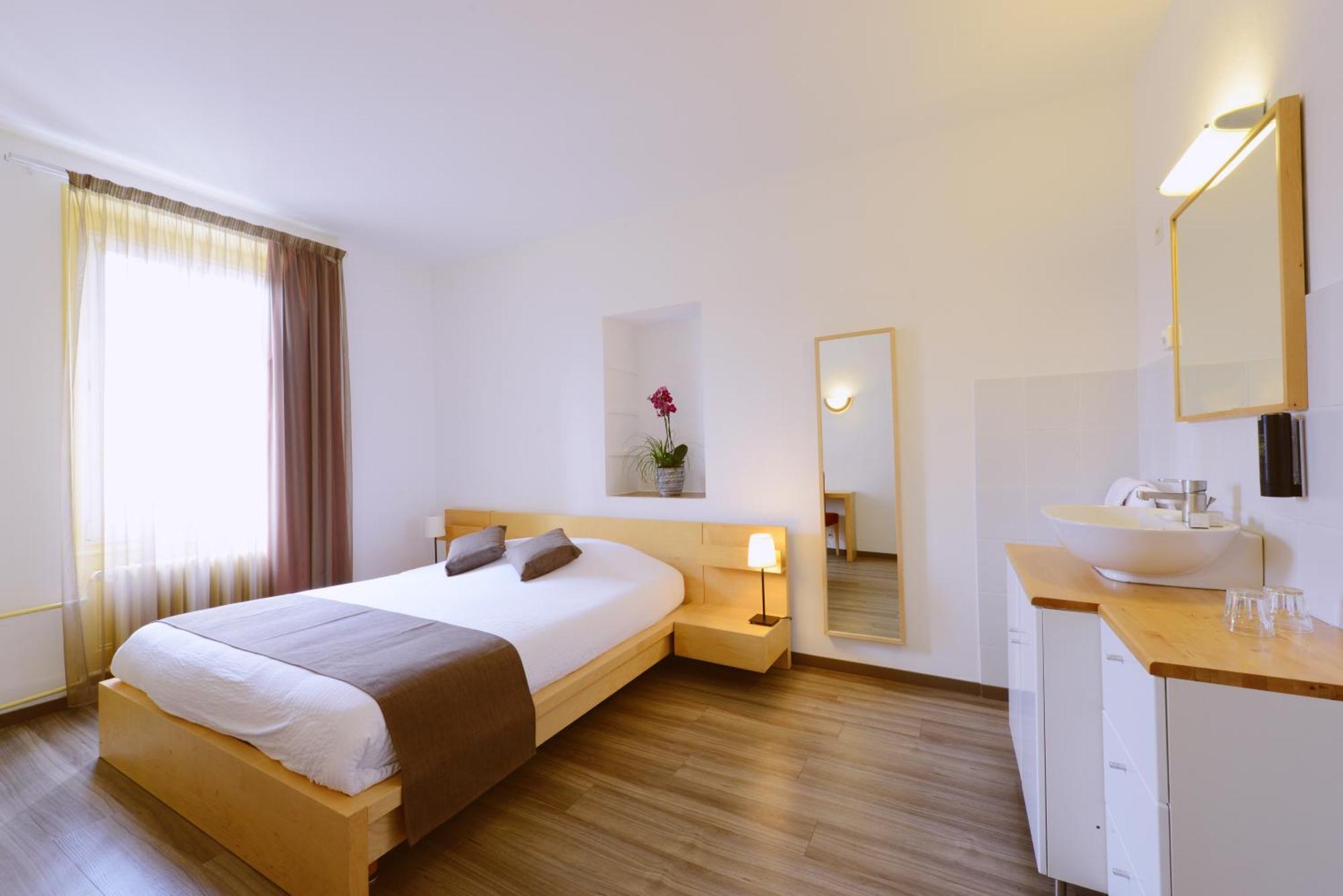 Hotel Du Marche Лозанна Номер фото